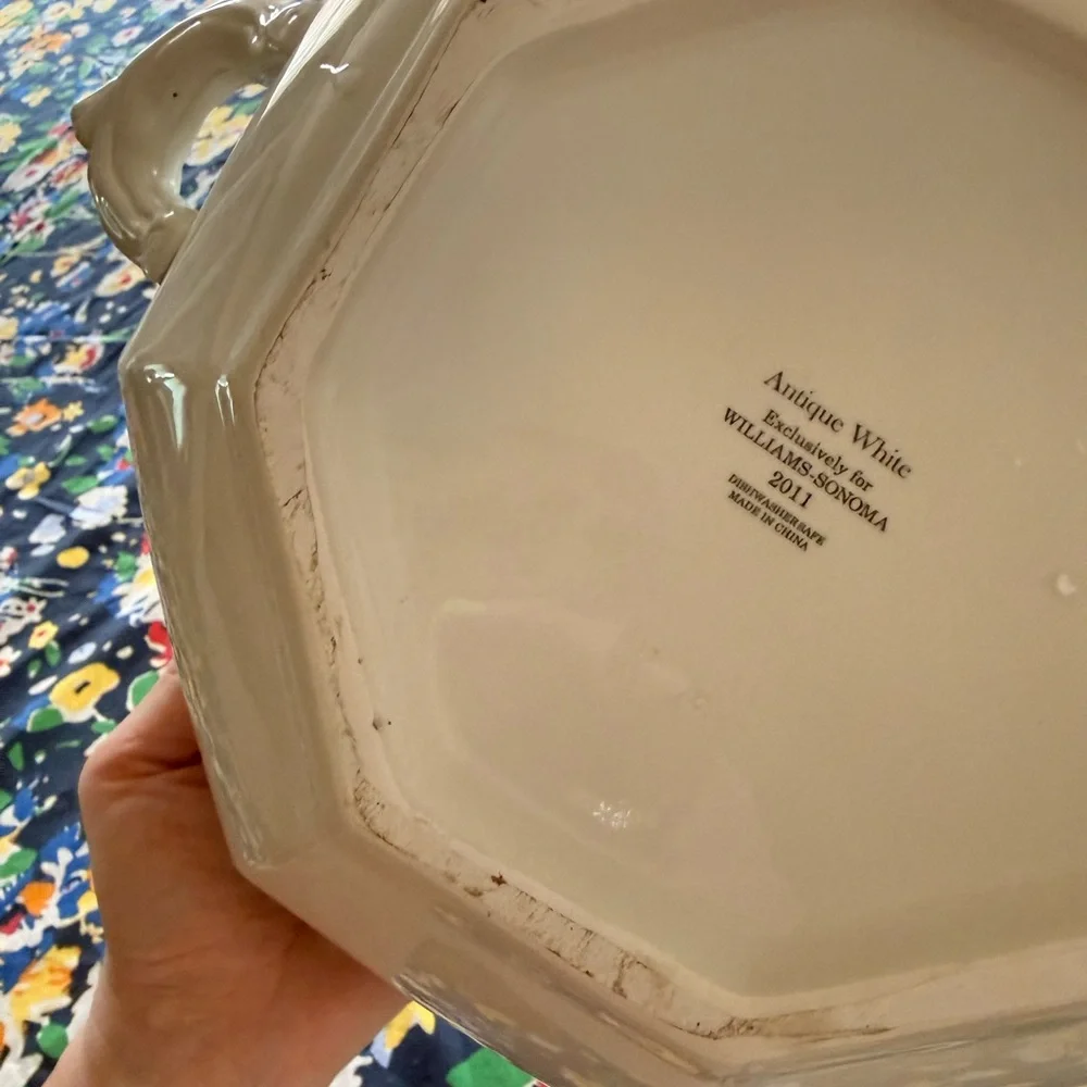 Williams Sonoma Octagonal Ceramic Serving Bowl in Cream